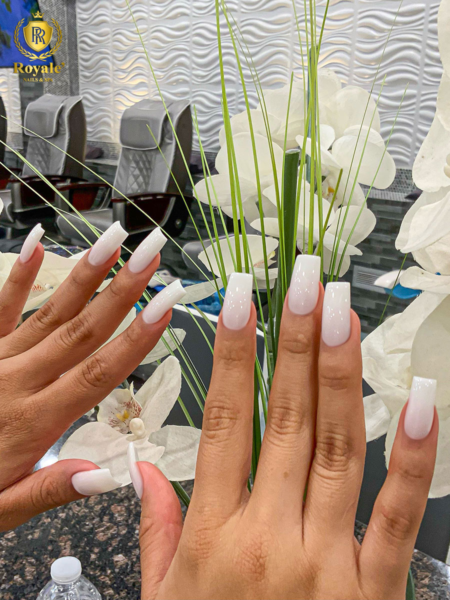 Royale' Nails Spa