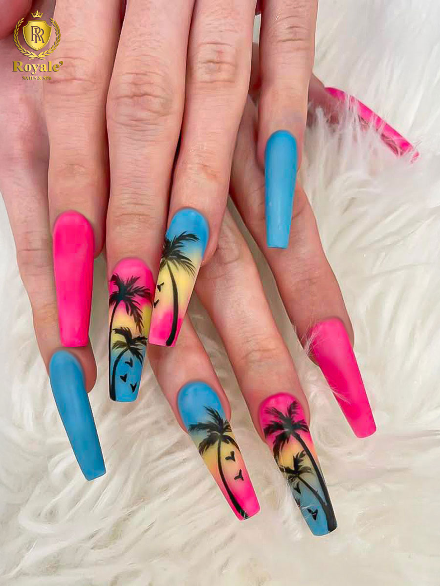 Royale' Nails Spa